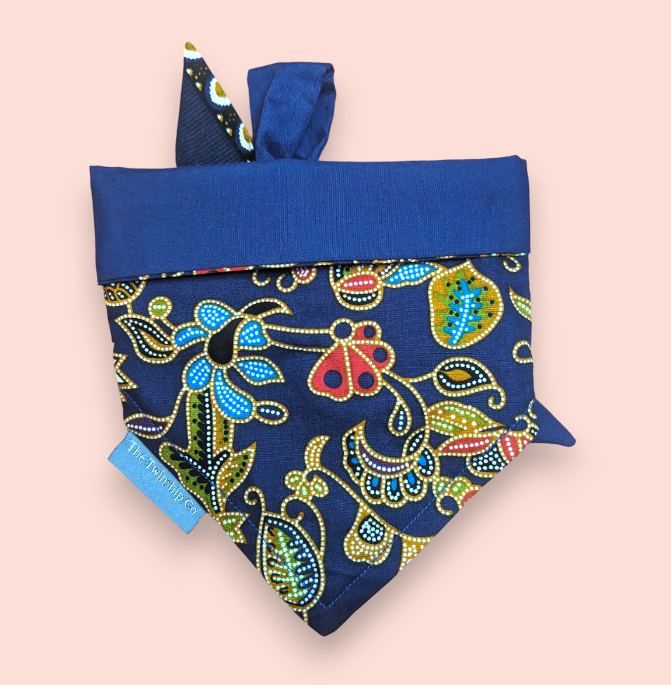 Reversible Pet Bandana: "小白脸" (Small)